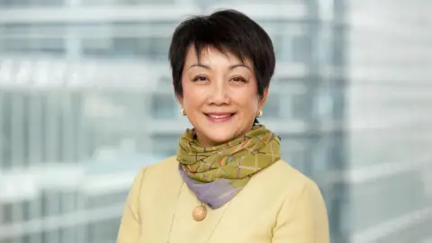 汇丰非执行董事Irene Lee增持3,096股
