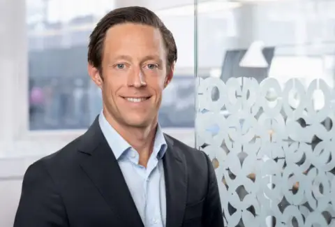 Schroders 任命 Henrik Zeffer 为高级客户总监，强化北欧客户关系