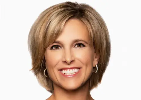 FIS任命Stephanie L. Ferris为首席执行官，并转向独立董事会主席架构