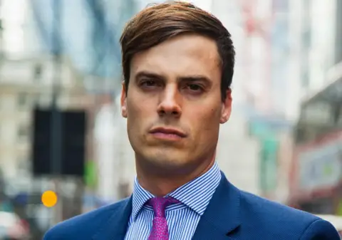 独家：Harry Campbell-Lamerton 退出 Valutrades 董事会