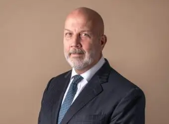 巴克莱集团首席运营官Alistair Currie离职，Craig Bright与Anne Marie Darling接任联席COO