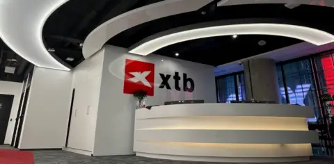 XTB续任管理层三年，Omar Arnaout继续担任CEO