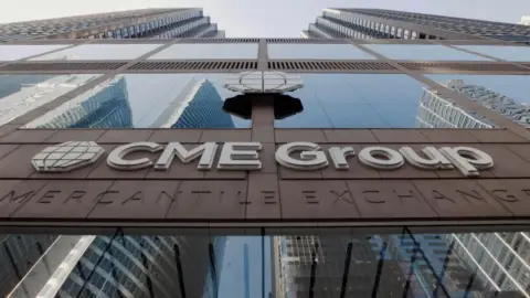 CME Group 推出 SOL 与 XRP 期货期权，已开放交易