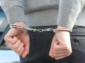 美国要求引渡6名Yukom二元期权欺诈案以色列嫌犯