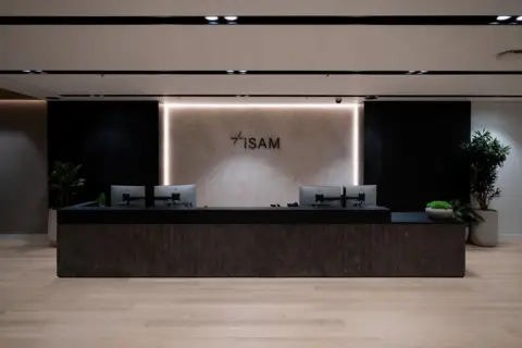 iSAM 迁入伦敦新总部，加速全球业务扩张