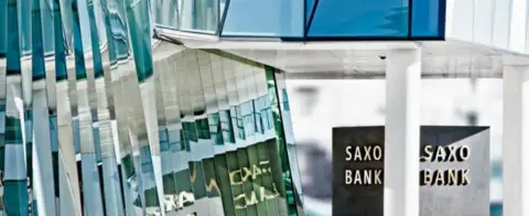 Saxo在新加坡推出AutoInvest自动投资功能!每月零佣金买入100+ETF,最高支持10只组合,无最低金额无锁定期,轻松实现长期分散投资与纪律性理财