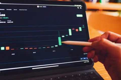 自营交易公司兴起:零售交易新模式的机遇与隐忧