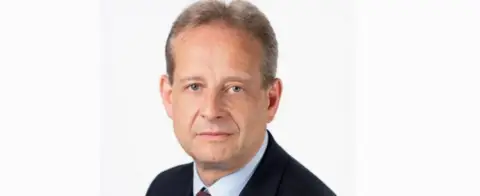 前CMC Markets机构业务负责人Richard Elston加盟Edgewater Markets 助力迪拜中东扩张