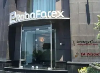 RoboForex 为 MT5 账户提供赞助 VPS 服务