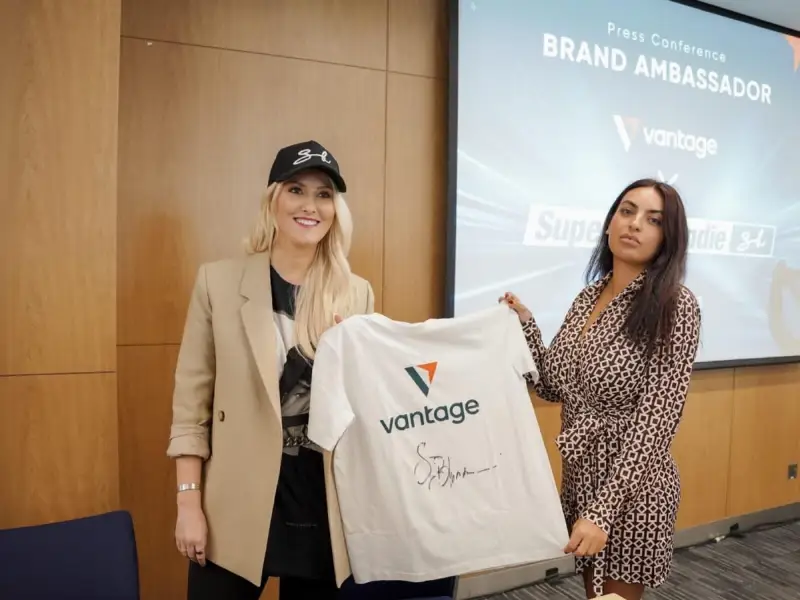 Vantage 任命 Supercar Blondie 为品牌大使，深化金融教育合作