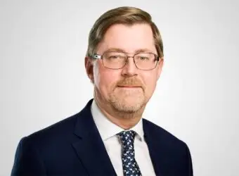 渣打集团CFO Andy Halford将退休，Diego De Giorgi接任