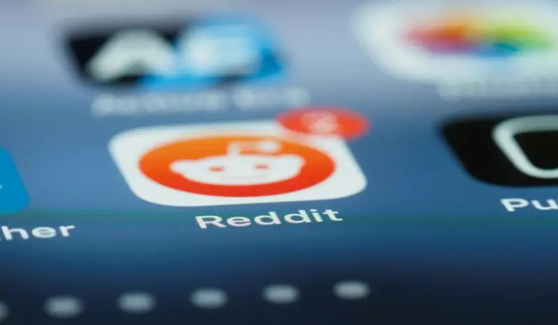 Reddit IPO定价65亿美元估值，社交媒体重返公开市场