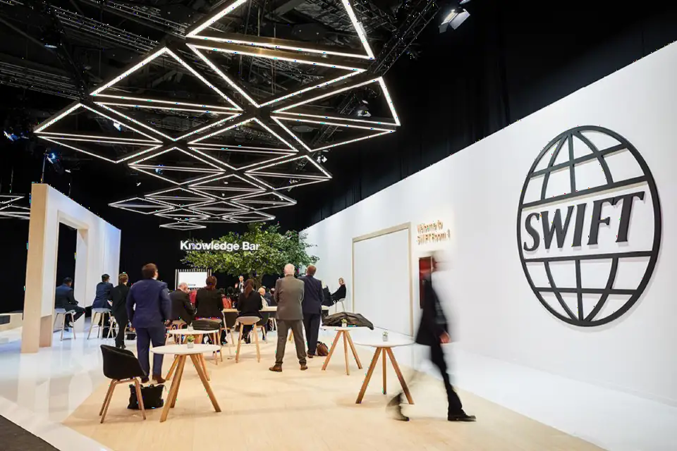 StoneX 加入 SWIFT 平台合作伙伴计划，客户可直连 API 获取跨境支付实时数据
