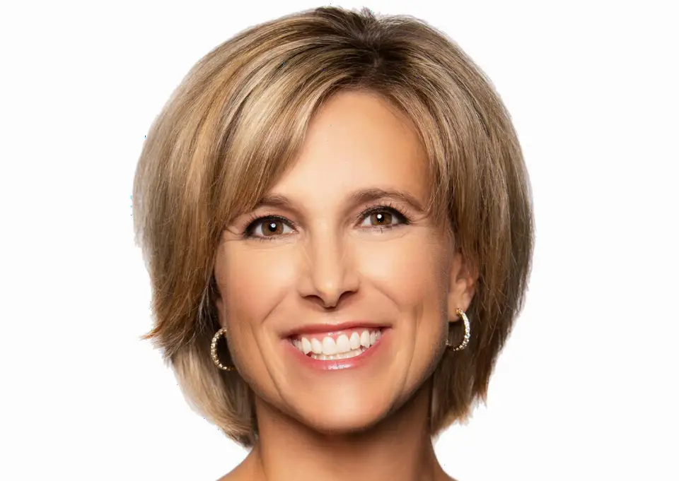 FIS任命Stephanie L. Ferris为首席执行官，并转向独立董事会主席架构