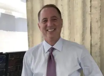 Jefferies CEO Rich Handler 出售150万股股票