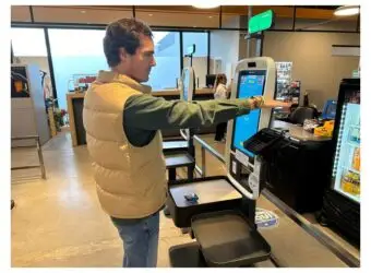 万事达卡在乌拉圭推出生物识别结账计划，首次支持手掌支付