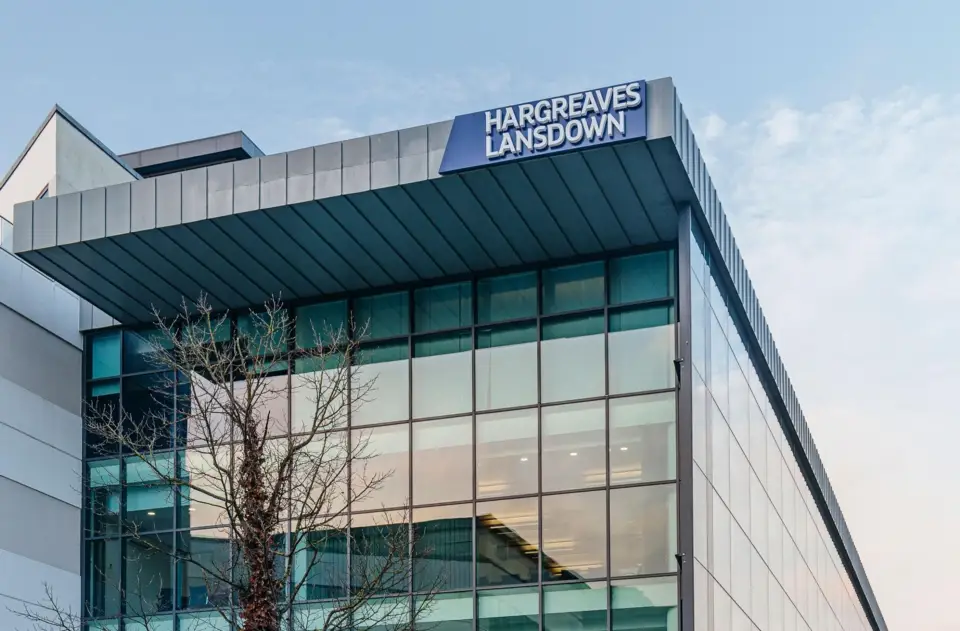 Hargreaves Lansdown 收购协议生效，每股1110便士现金对价
