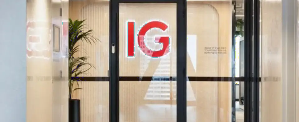 IG Group 2025财年创纪录营收1123百万英镑+加速客户增长！启动重大战略审查评估迁址上市地与并购机会