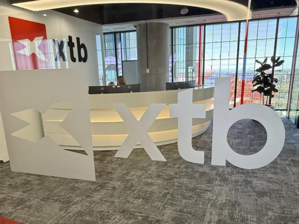 XTB 2026年Q2营收环比下降9%至2.61亿美元，仍为历史次高